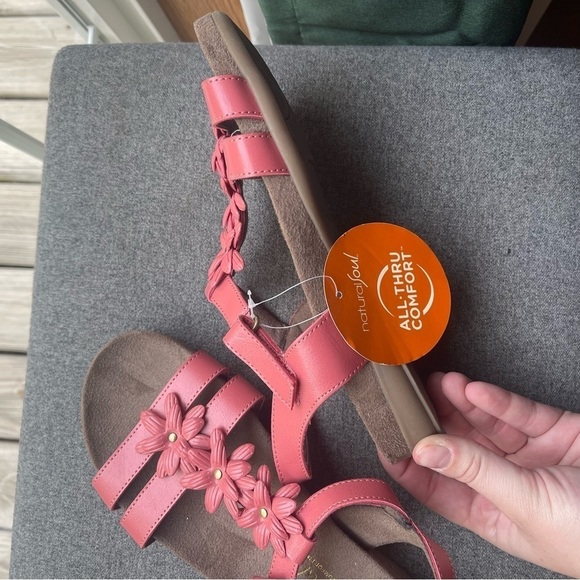 NEW Women’s memory foam sandal - Picture 4 of 8